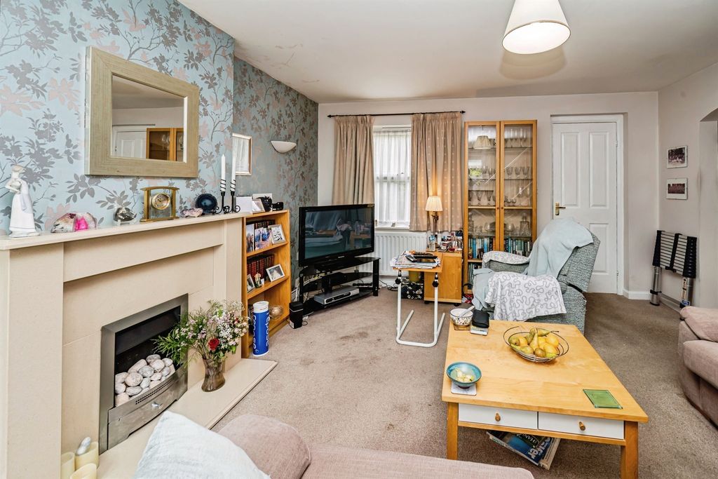 Property photo 3 of 15