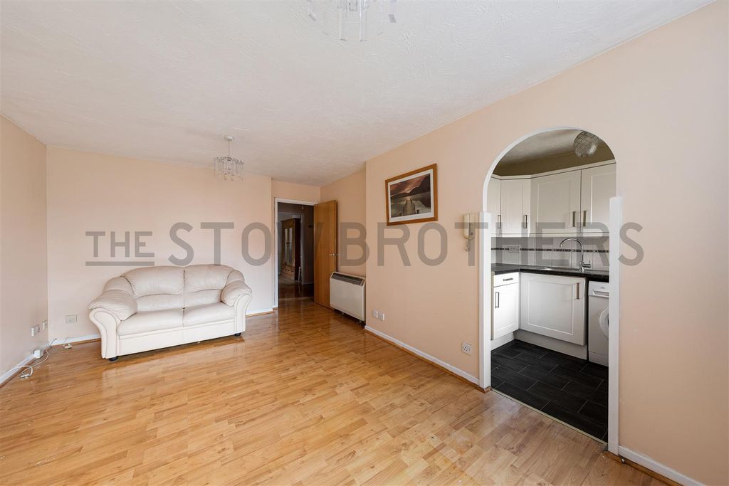 Property photo 3 of 12