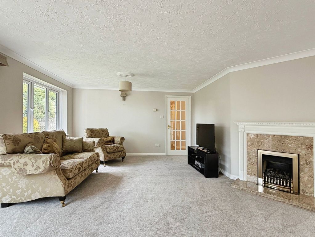 Property photo 3 of 27