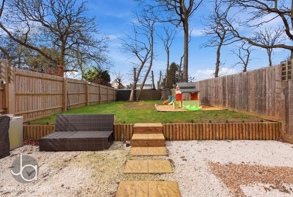 Property photo 2 of 27 4