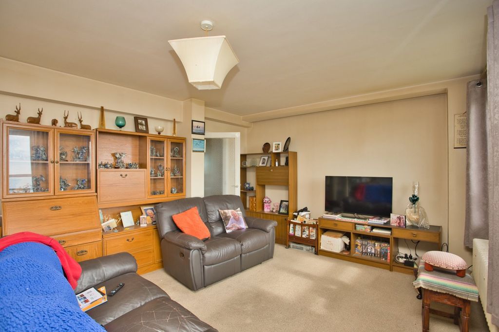 Property photo 2 of 7 Picture 2