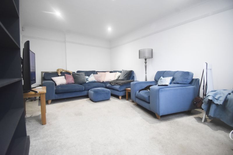 Property photo 3 of 10 Photo 1