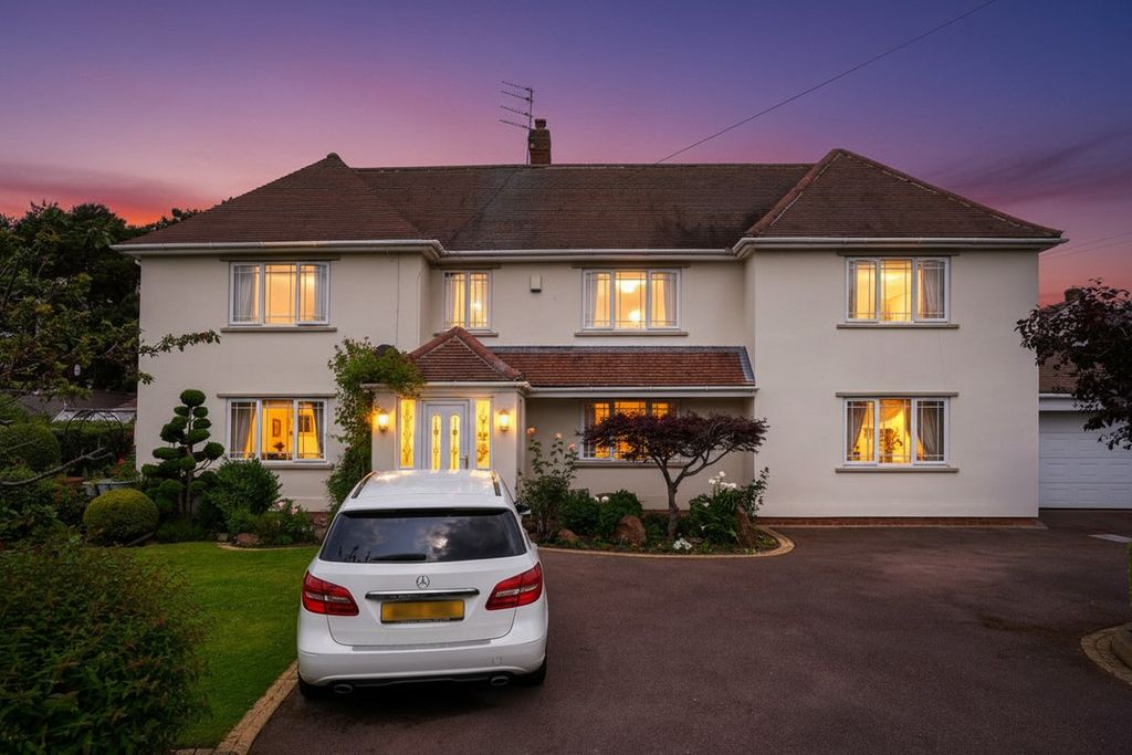 Property photo 3 of 26