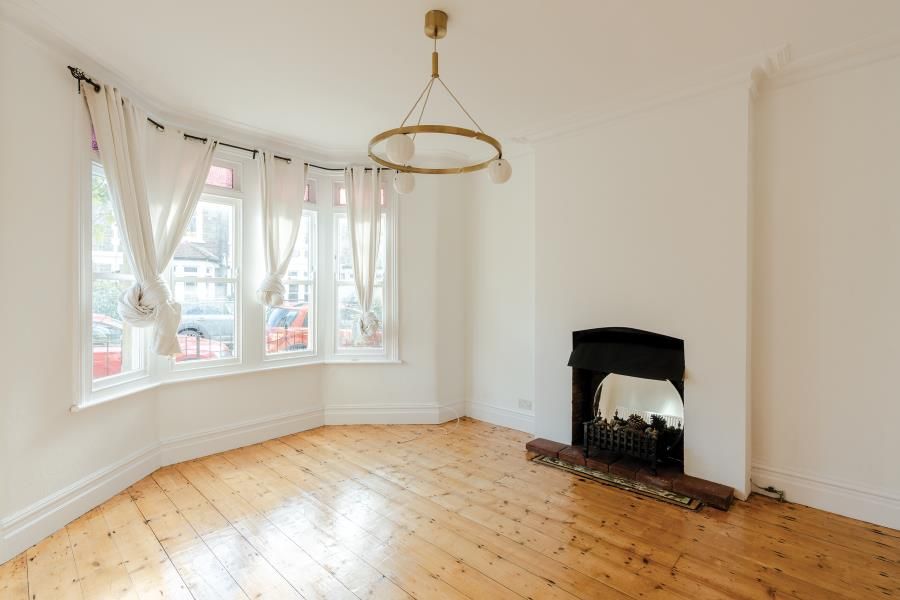 Property photo 3 of 18