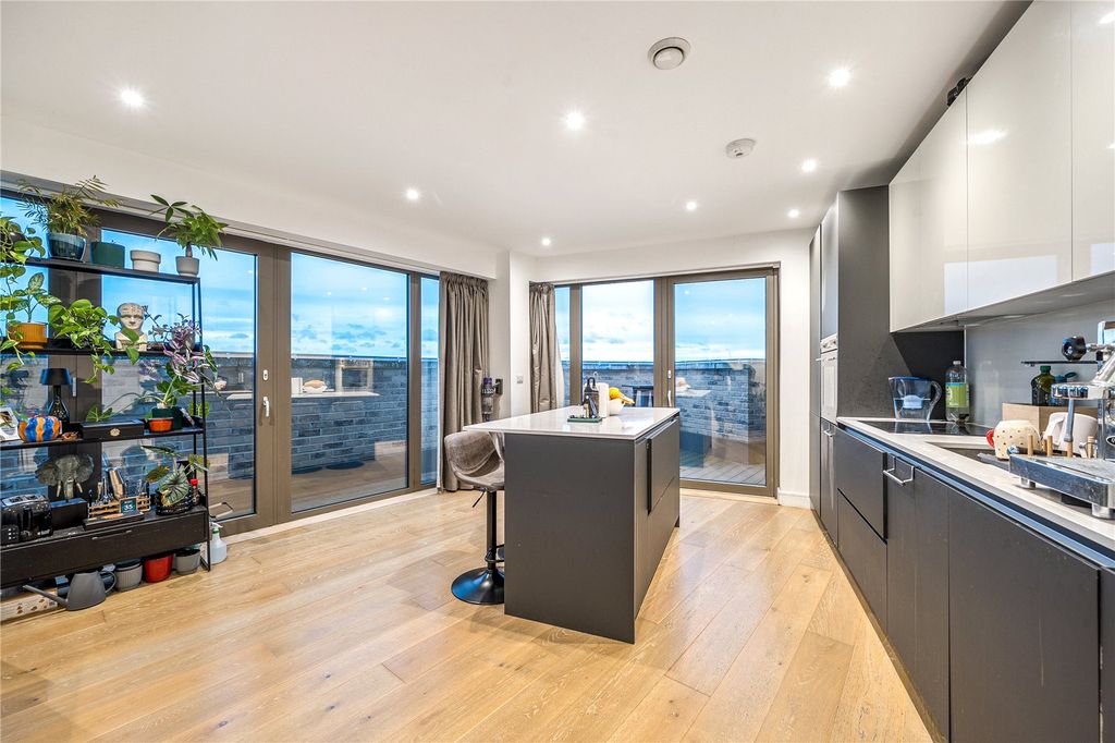 Property photo 1 of 15 Picture No. 17