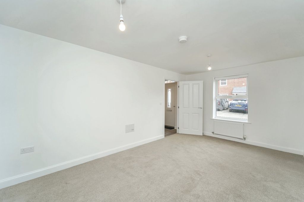 Property photo 3 of 18 Picture 3