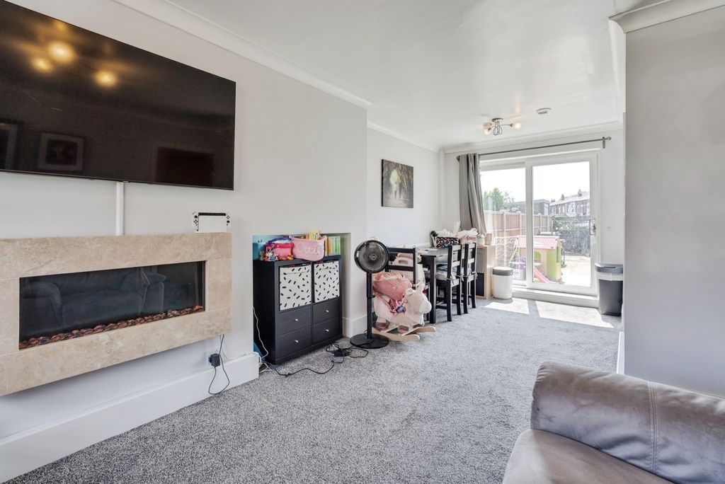 Property photo 3 of 16 Pbox-Img.Jpg