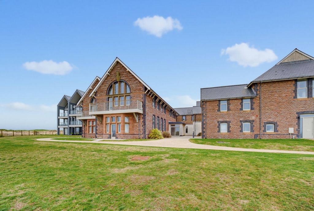 Property photo 2 of 34