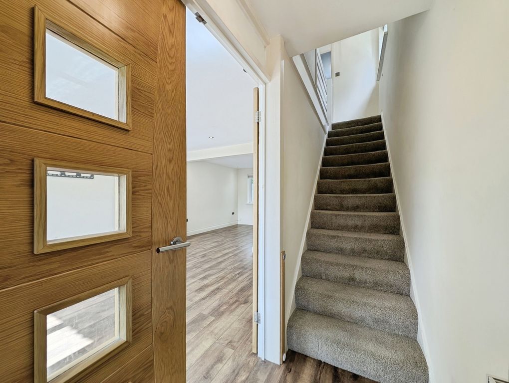 Property photo 2 of 14 Pbox-Img.Jpg