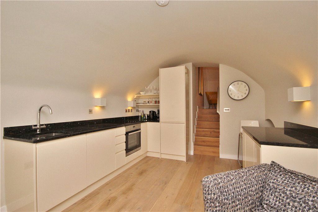 Property photo 3 of 8 Kitchen