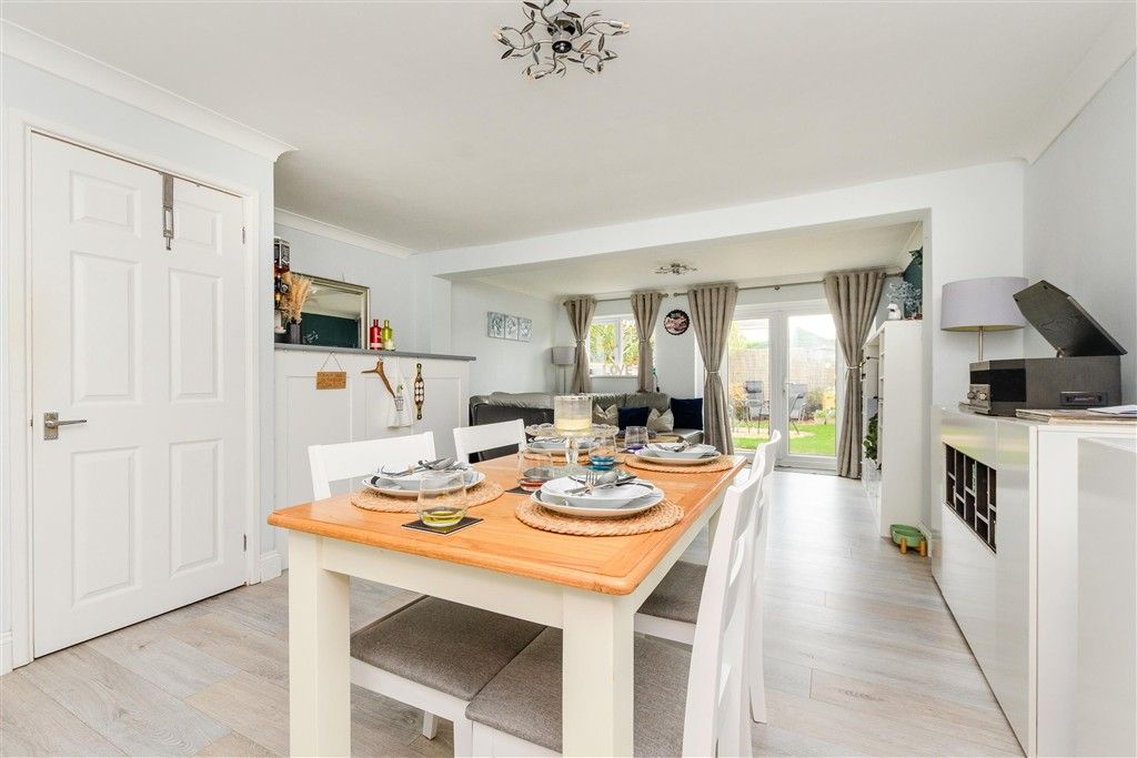 Property photo 3 of 15 Dining Area