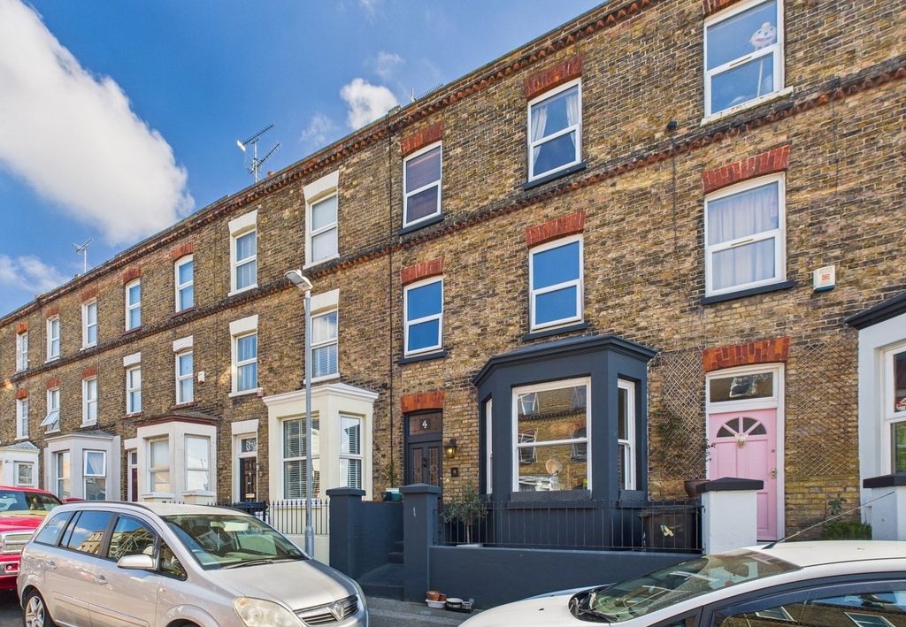 Property photo 2 of 26