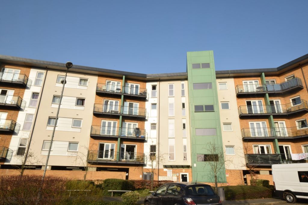 Property photo 1 of 9 Photo 9