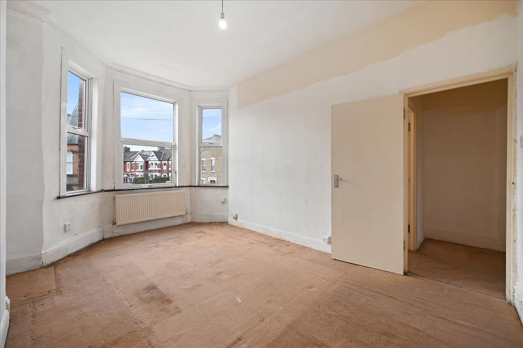 Property photo 2 of 8