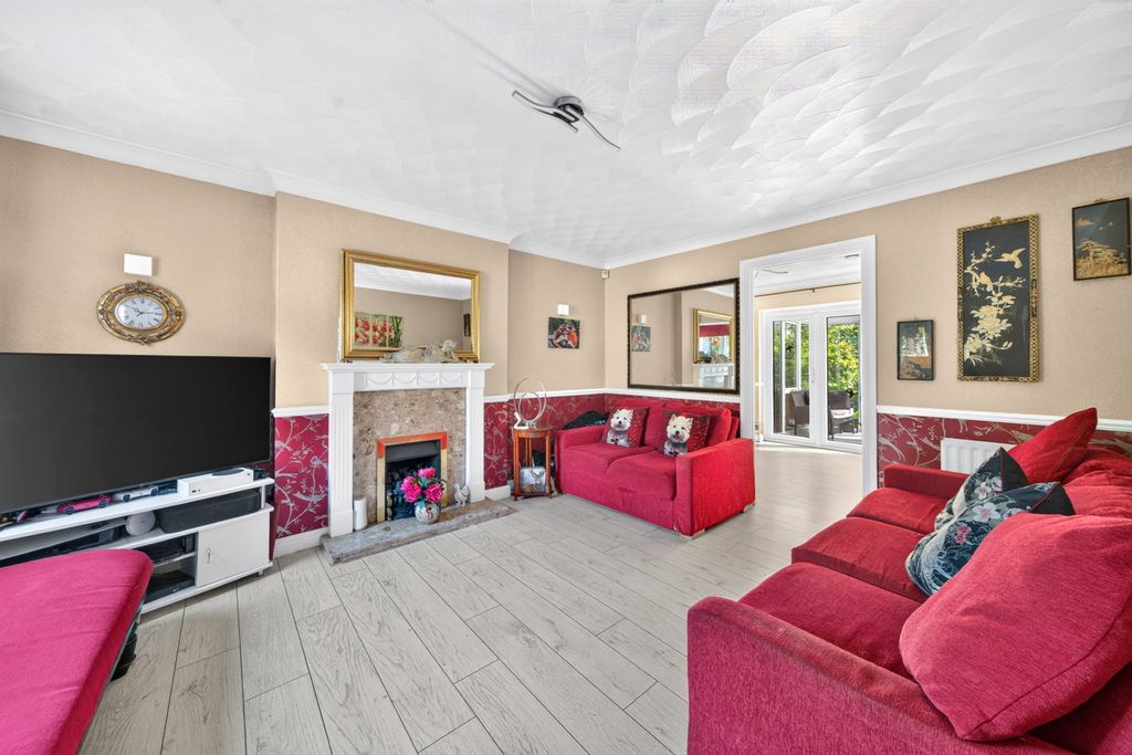 Property photo 2 of 10