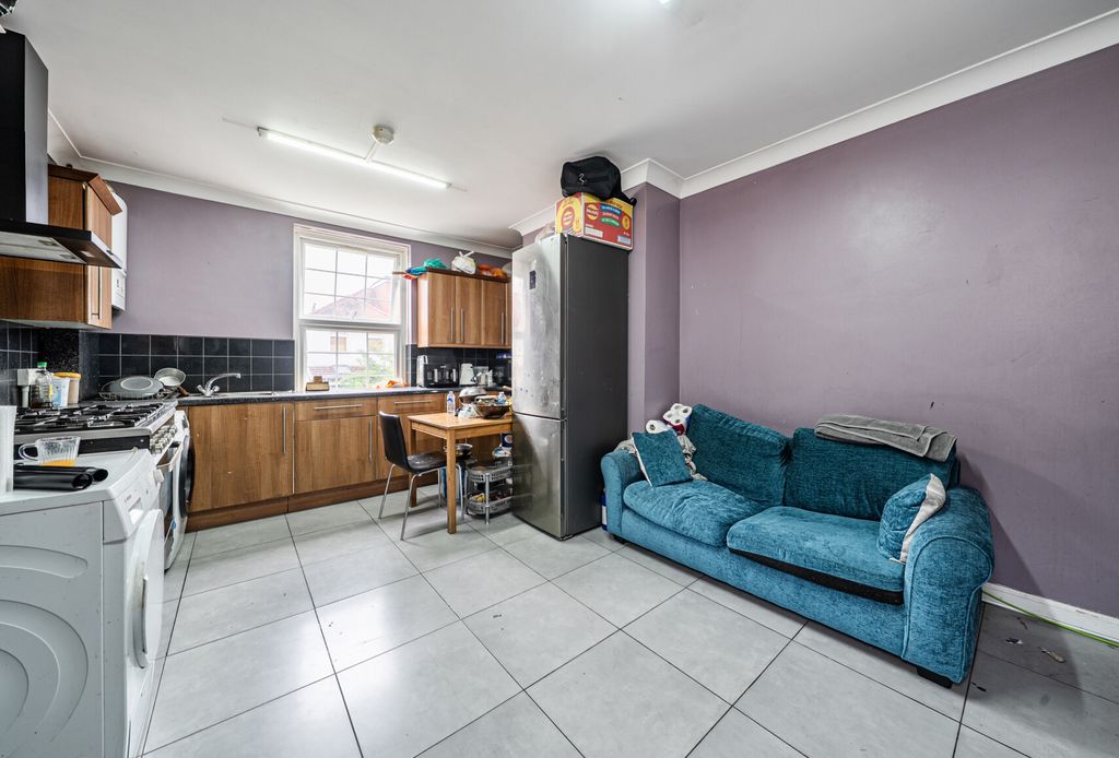 Property photo 3 of 16 1470829-15-6A2023...