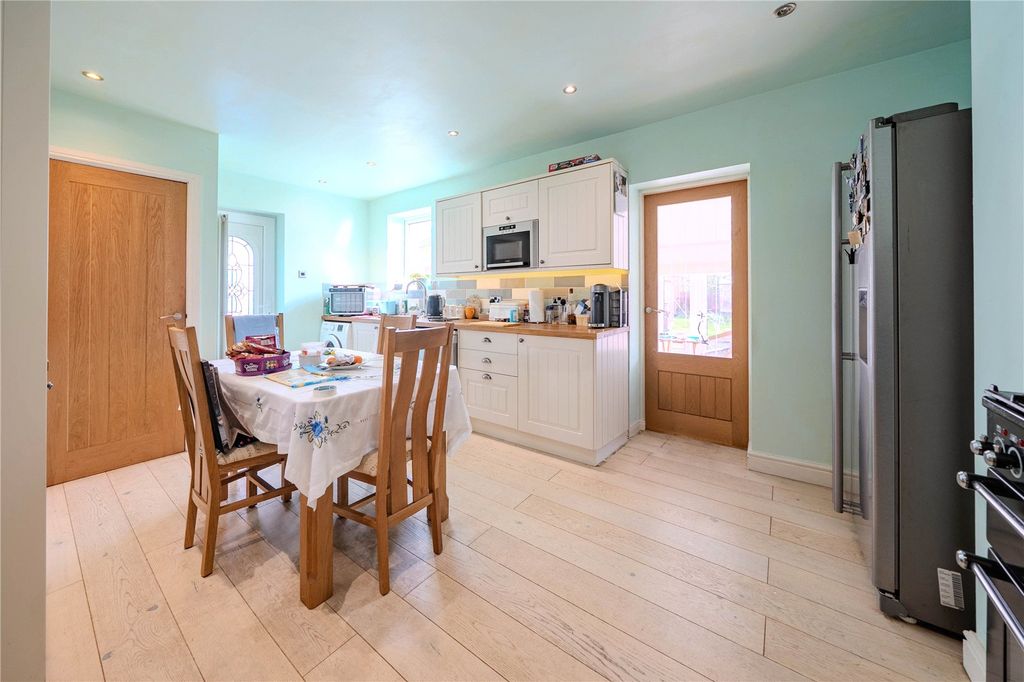 Property photo 3 of 12 Dining Kitchen