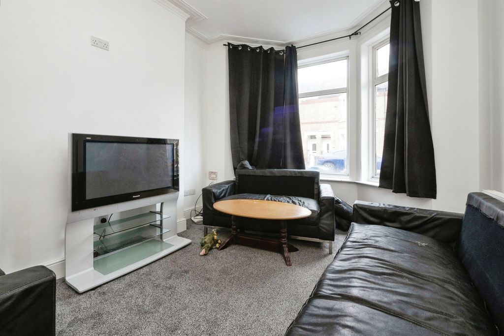 Property photo 2 of 16
