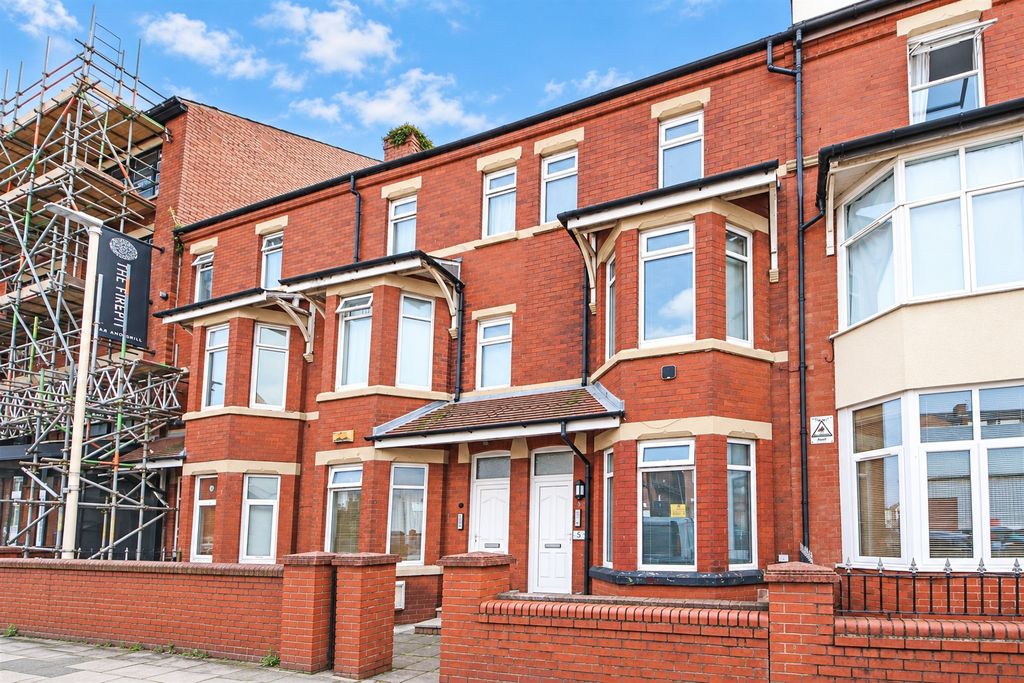 Property photo 1 of 6 4737610