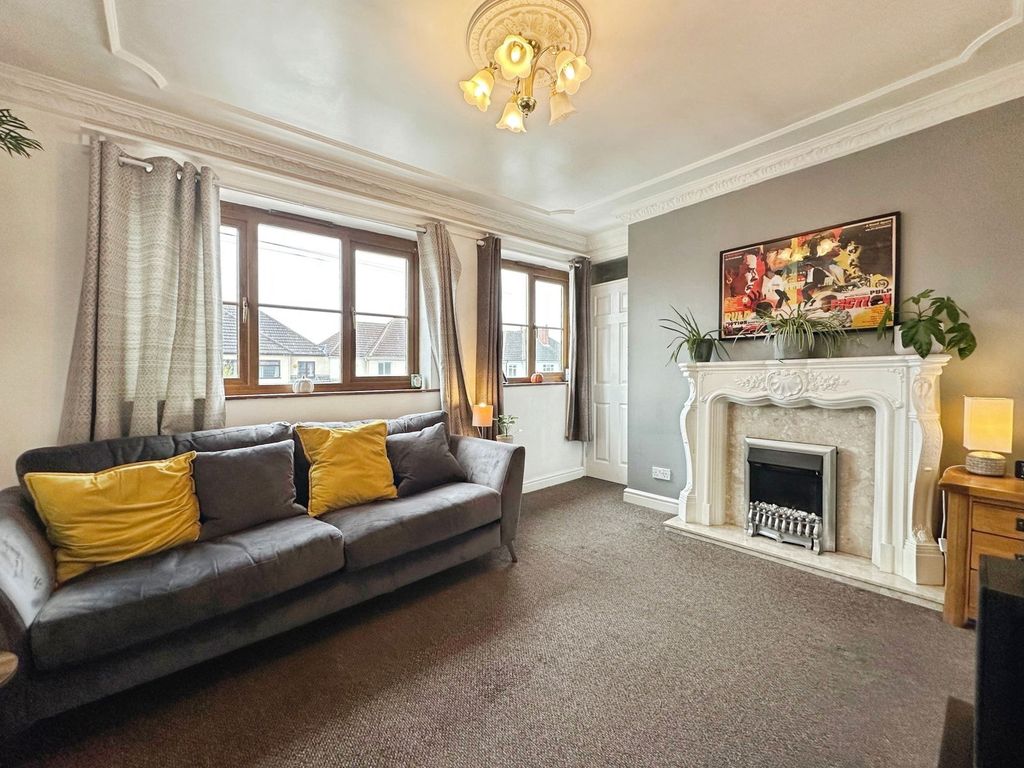 Property photo 2 of 29