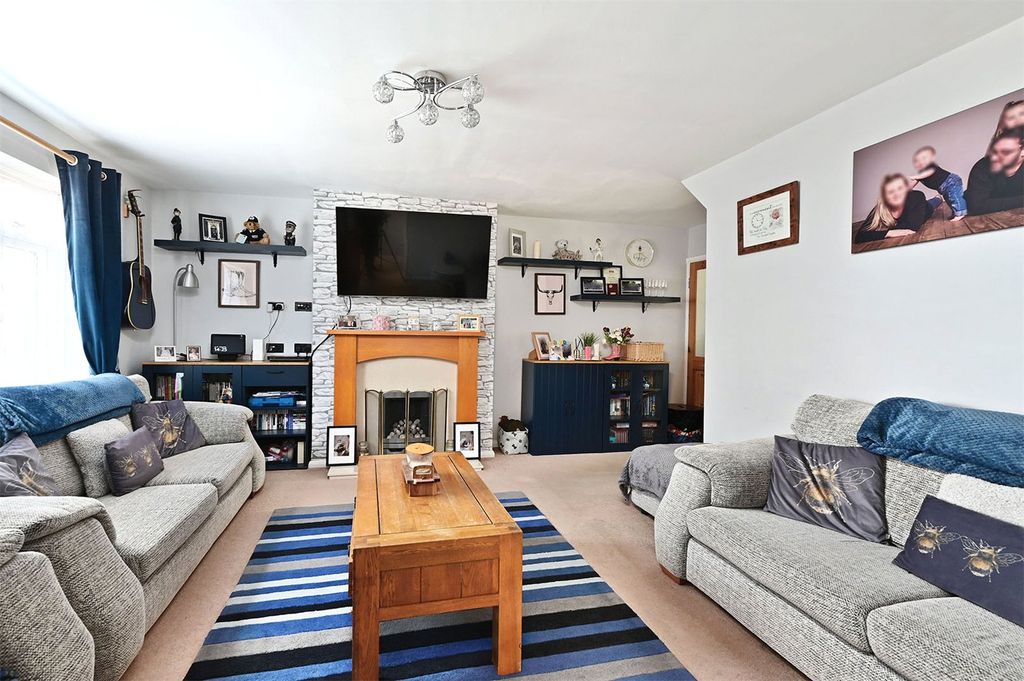 Property photo 2 of 17 Picture No. 09