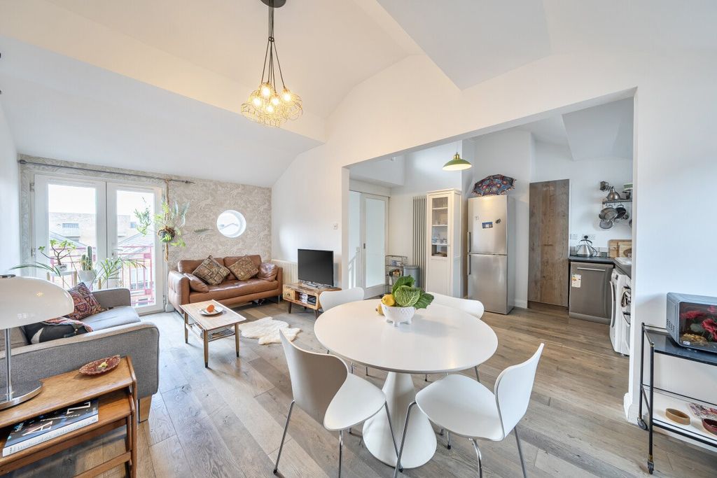 Property photo 1 of 20 Picture No. 09