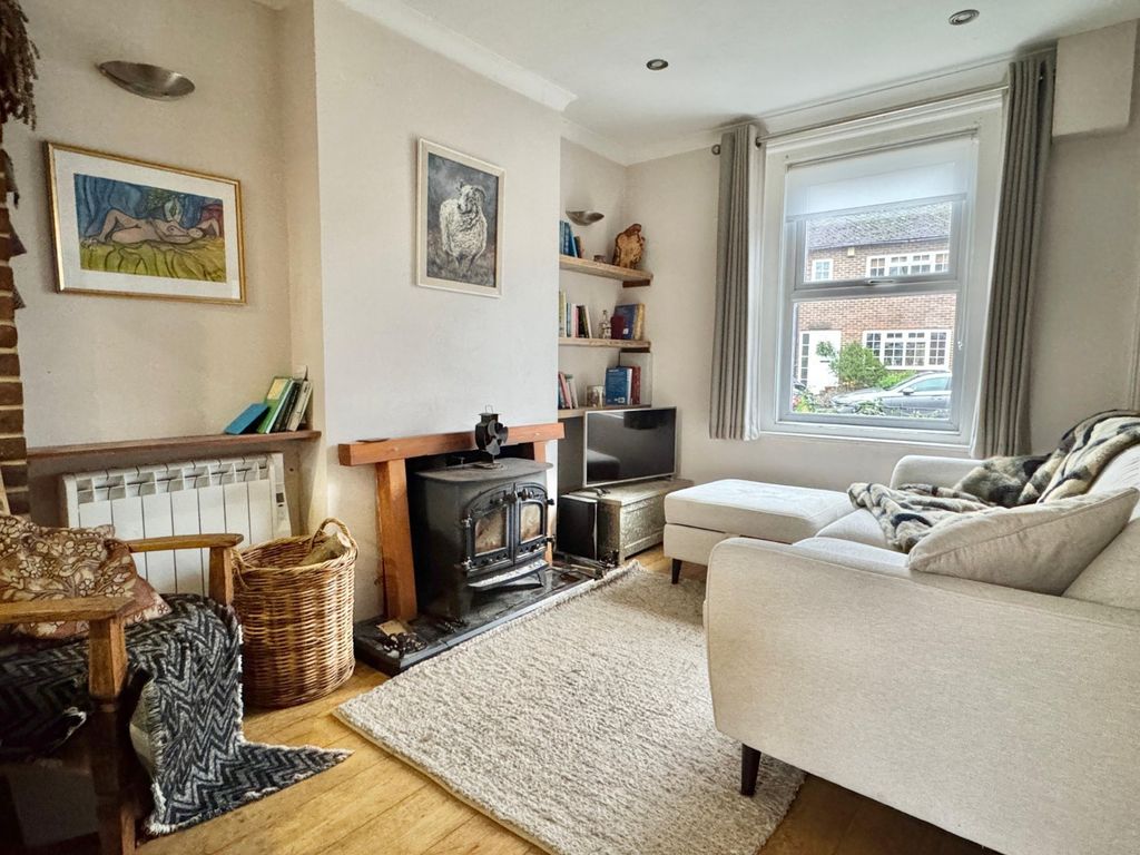 Property photo 3 of 19 Living Room