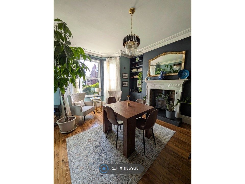 Property photo 1 of 32