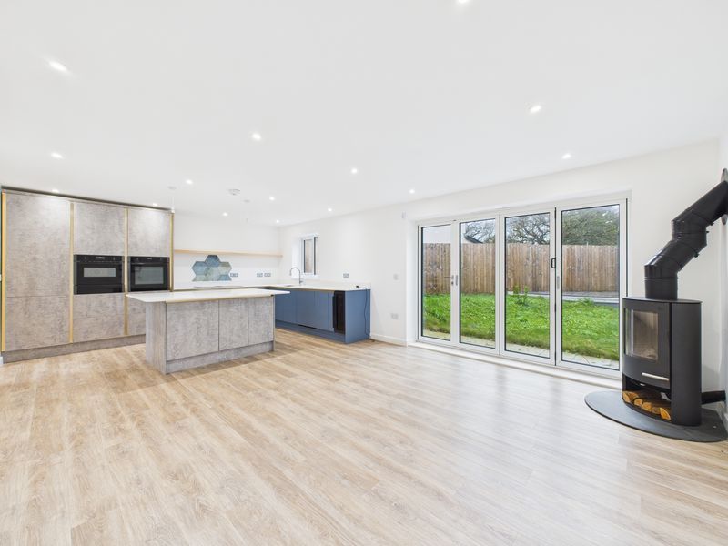 Property photo 2 of 17 Living Room/Kitchen