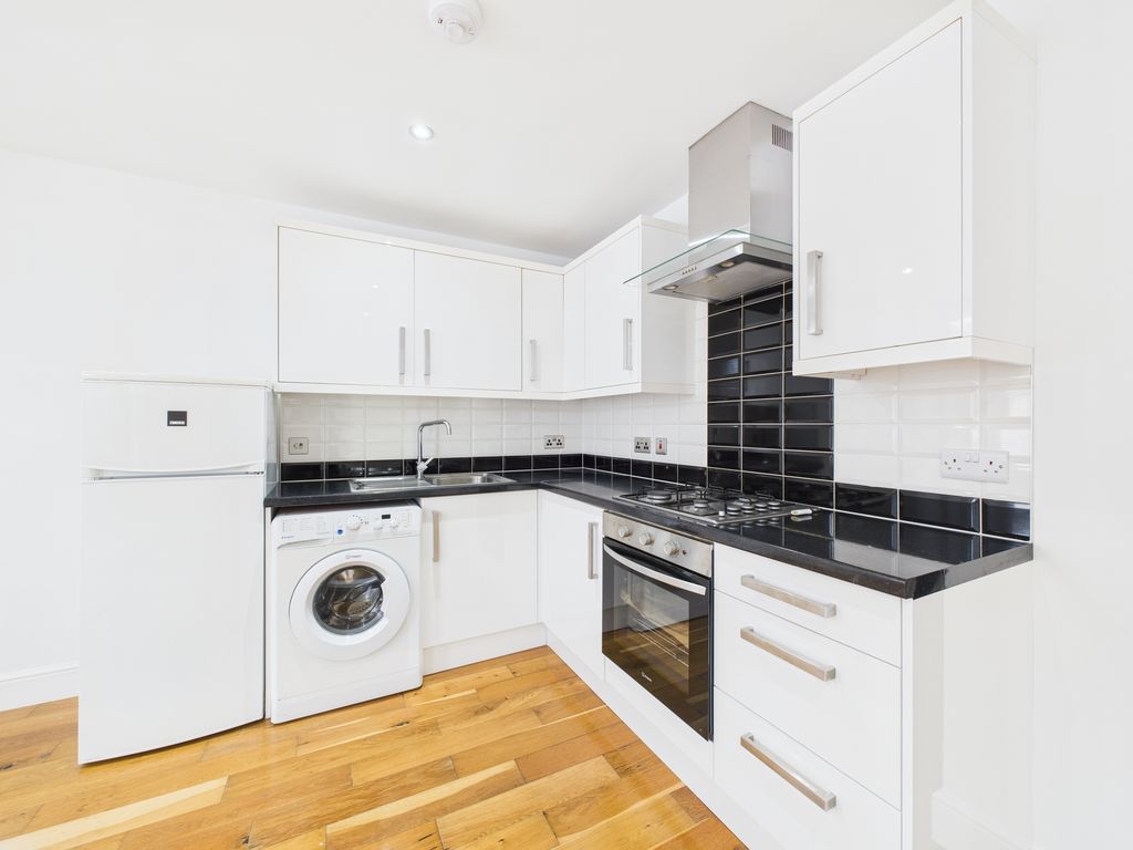 Property photo 2 of 5 Cam03519G0-Pr0433-Still002