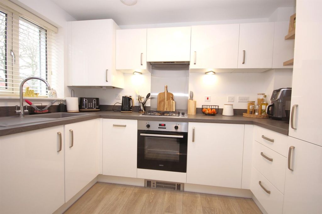 Property photo 2 of 12 Img_8458.Jpg