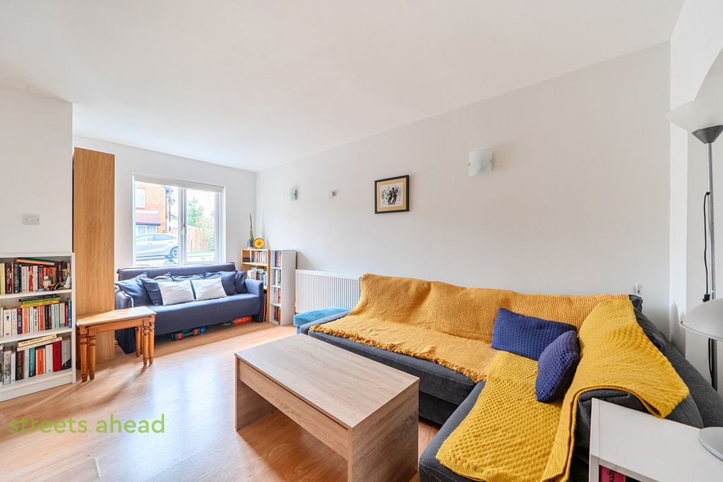 Property photo 2 of 13 B3F047A8-32F3-465...