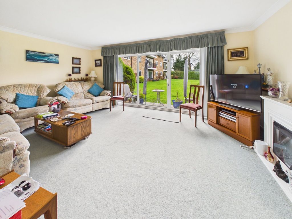 Property photo 2 of 17 Living Room