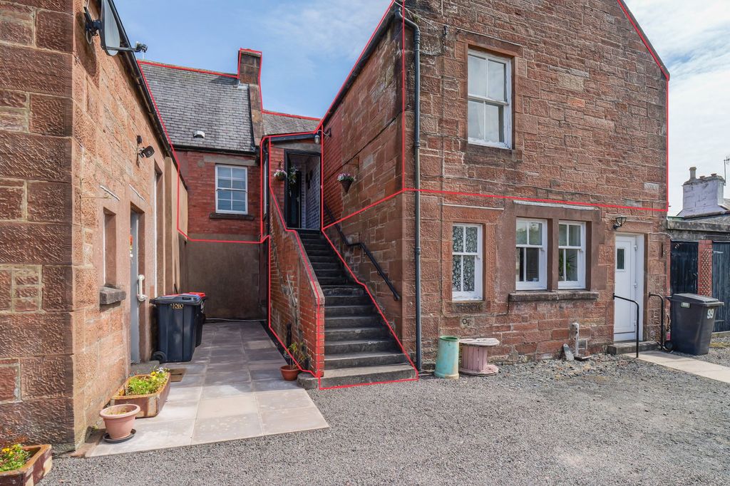 Property photo 2 of 39