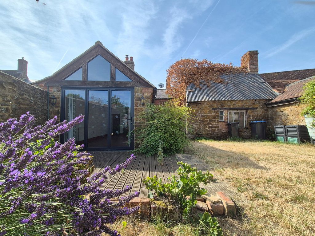 Property photo 2 of 37