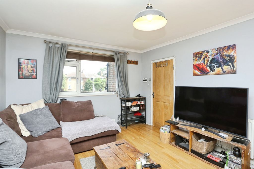 Property photo 2 of 20
