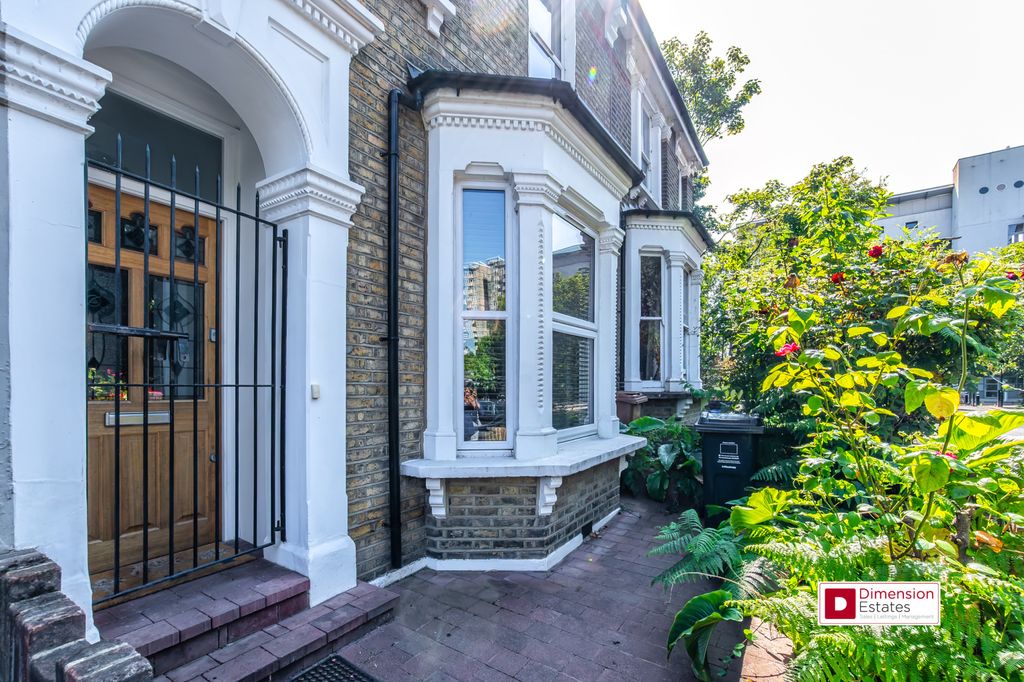 Property photo 2 of 34