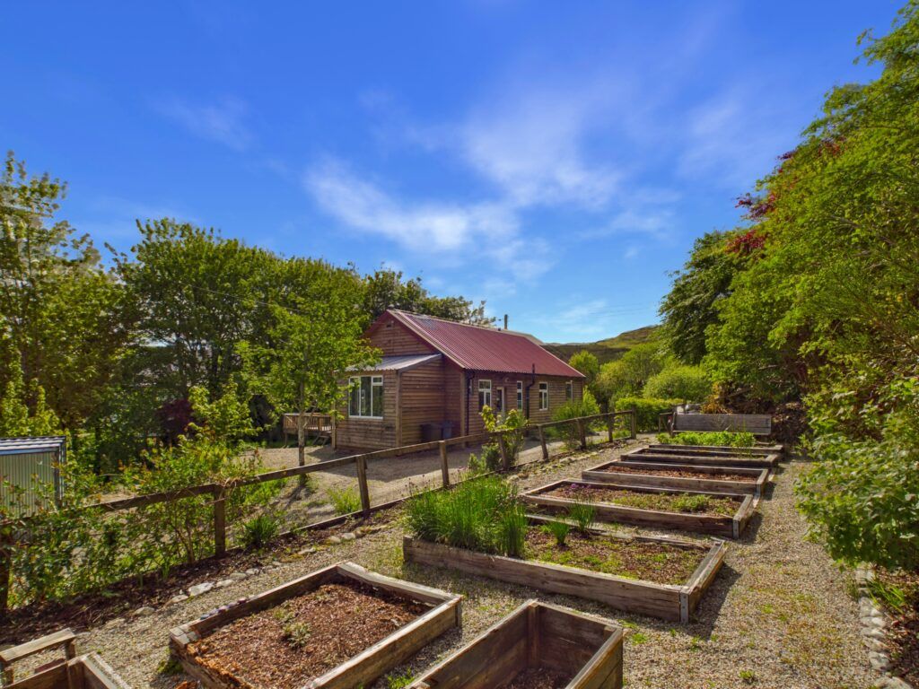 Property photo 1 of 32
