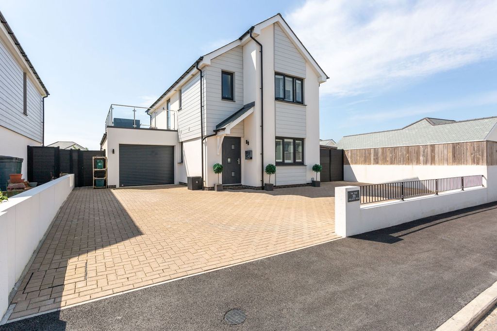 Property photo 1 of 42