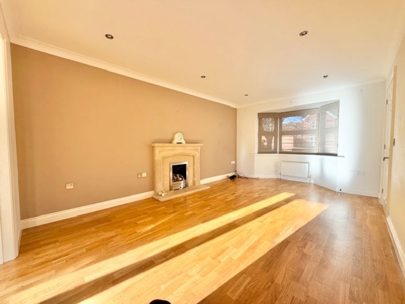 Property photo 2 of 20 Lounge