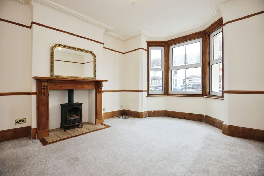 Property photo 2 of 14 Front Reception