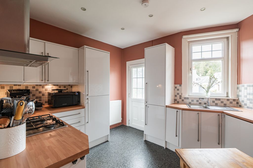 Property photo 2 of 24 Property Image 2