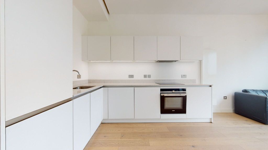 Property photo 2 of 19 Kitchen