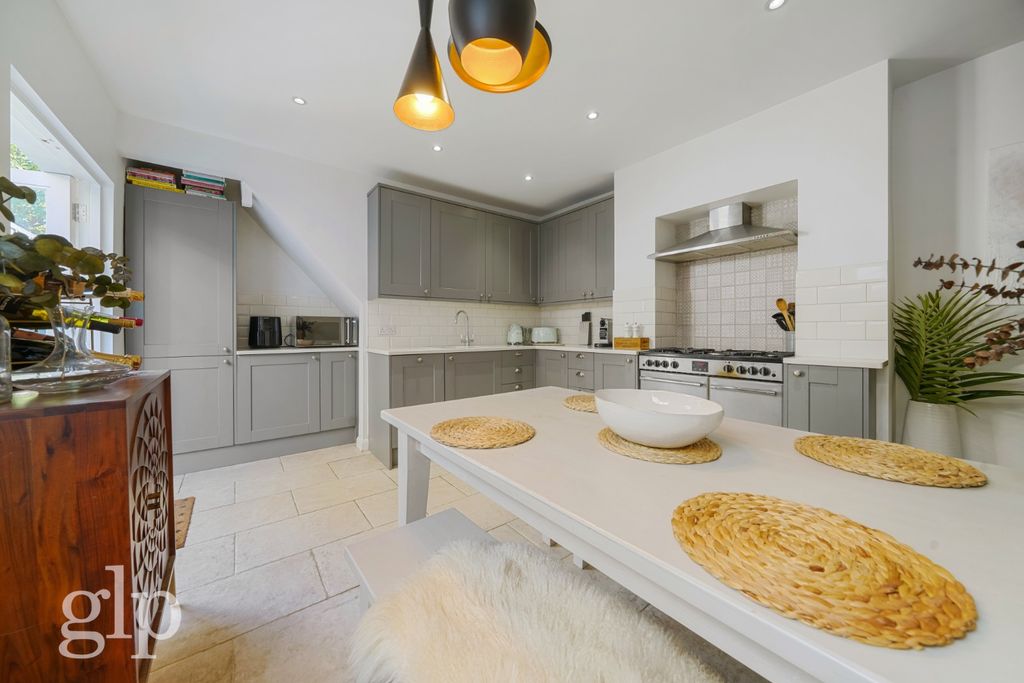 Property photo 2 of 10 4225813
