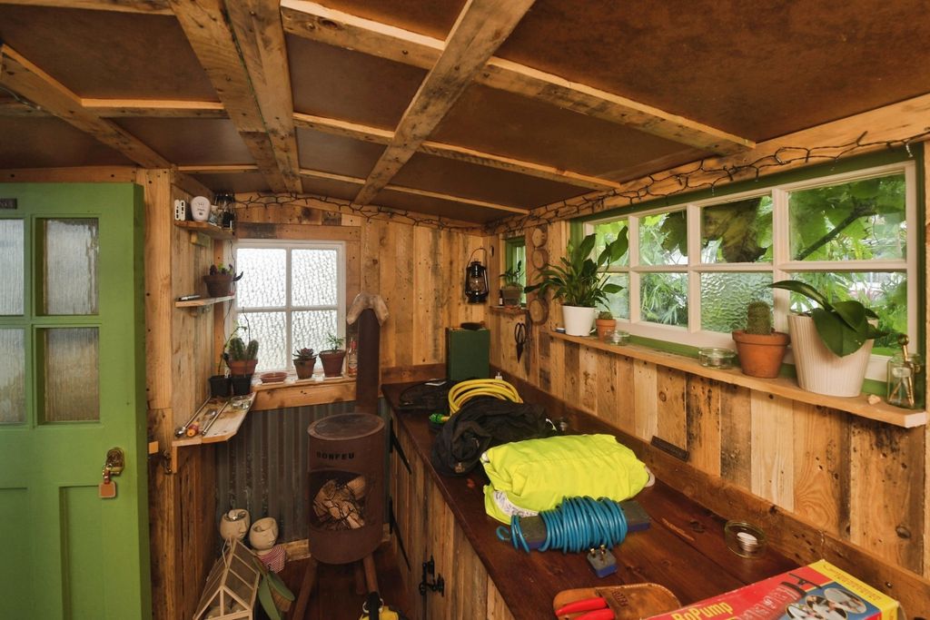 Property photo 3 of 17 Photo