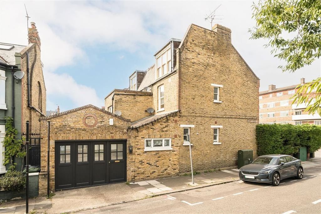 Property photo 1 of 9