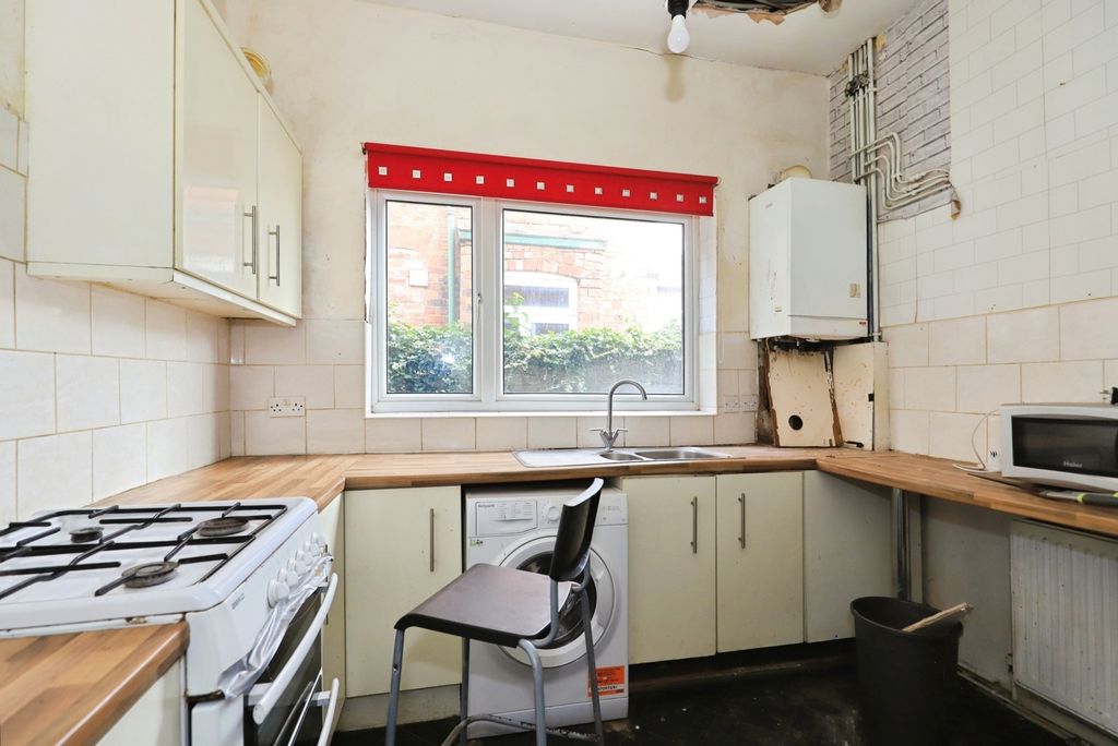 Property photo 2 of 13 Kitchen Lower