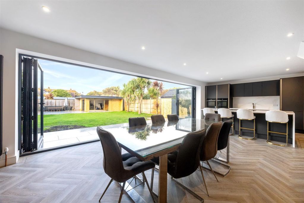 Property photo 2 of 39 Brighton Road, 269-022.Jpg