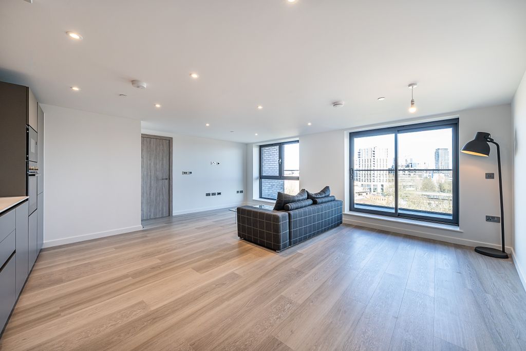 Property photo 3 of 12