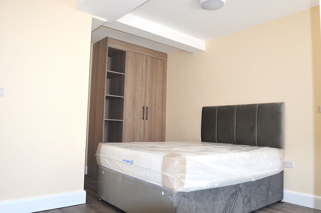 Property photo 2 of 5 Room 2